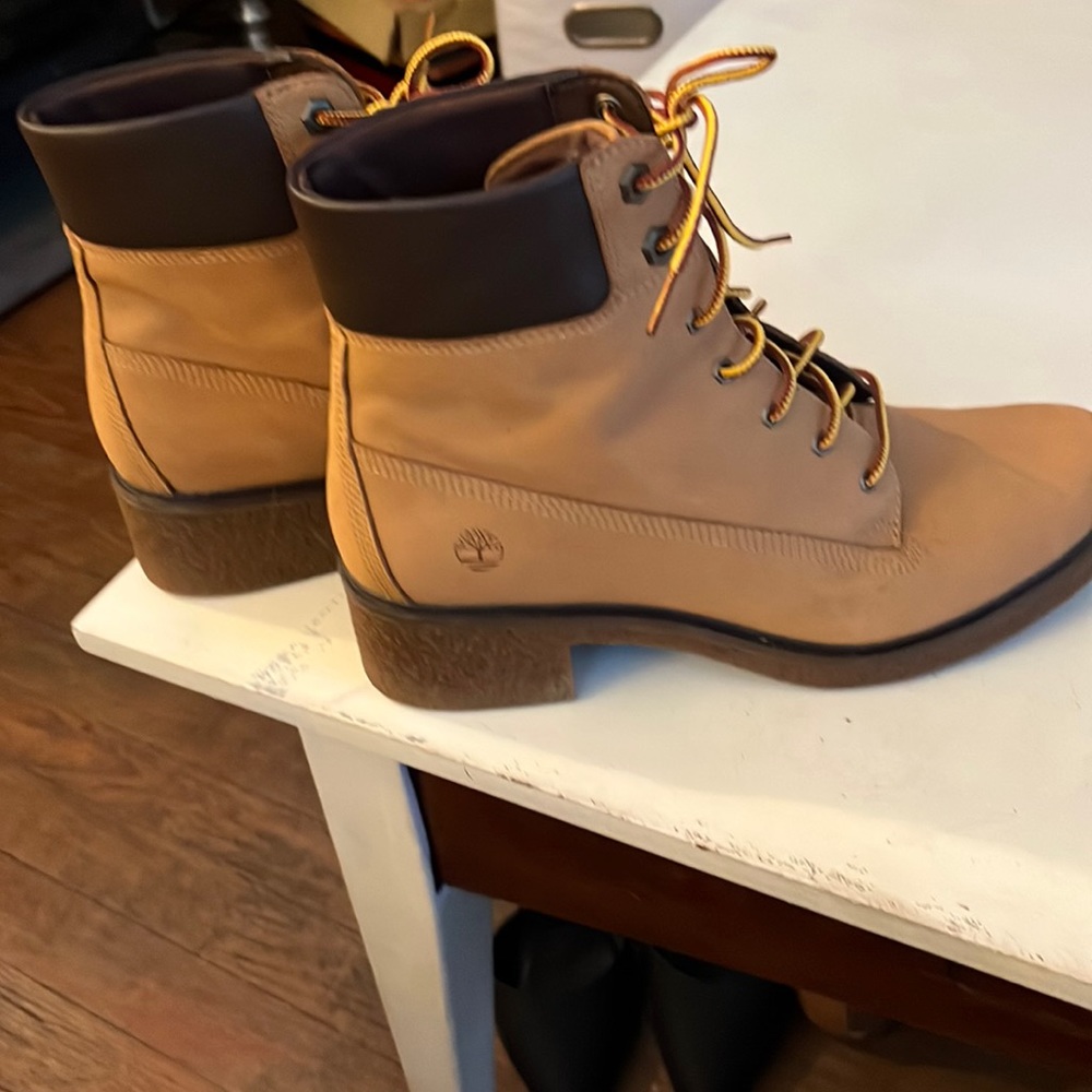 Women timberland’s size 9.5